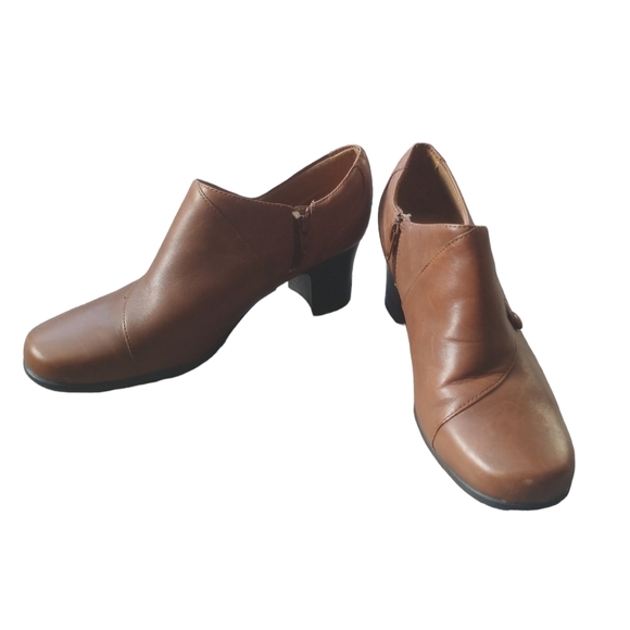 Clarks Shoes - Clarks Leather Heeled Ankle Bootie  Warm Brown 8M